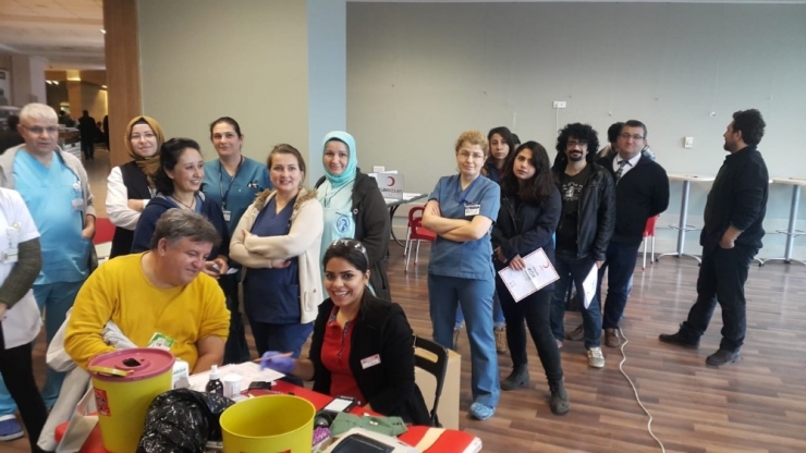 Kök Hücre Bağışı İçin Sıraya Girdiler