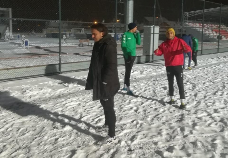 Amatör Futbolcuları Soğuk Hava Ve Kar Da Durduramadı