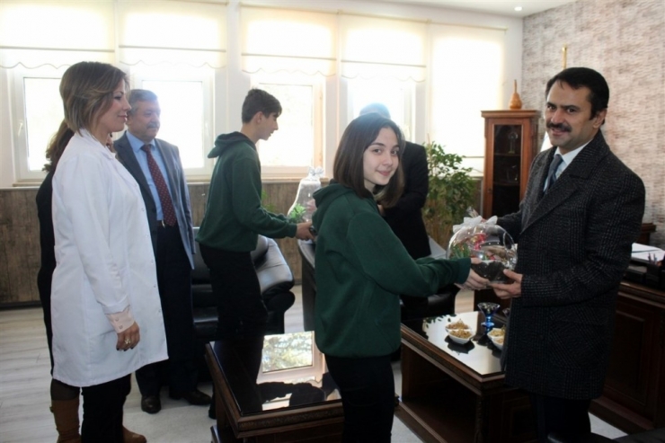 Vali Aktaş, Kardelen Koleji’ni Ziyaret Etti