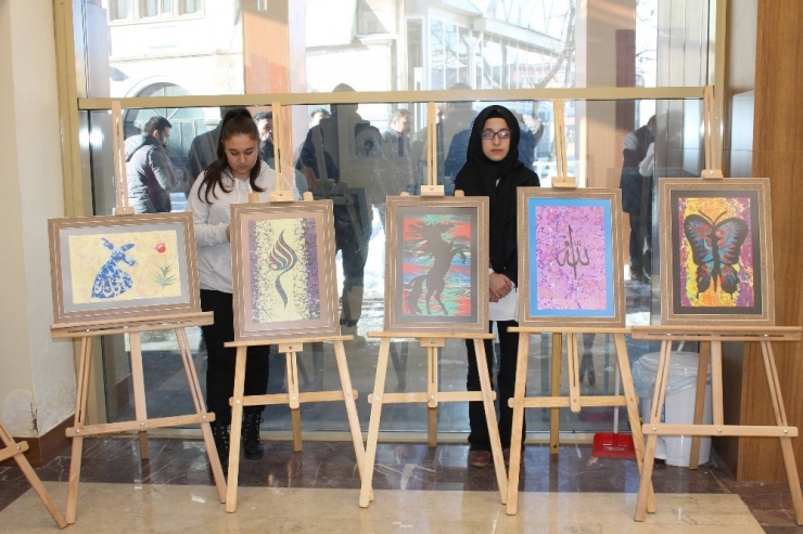 Öğrencilerden Ebru Sergisi