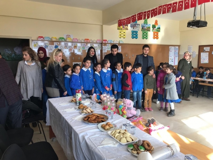 Oku Paylaş Projesinde Yüzler Güldü