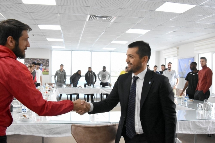 B.b. Erzurumspor Kulübü Başkanı Hüseyin Üneş: ‘Bayrağı Zirveye Birlikte Taşıyacağız’