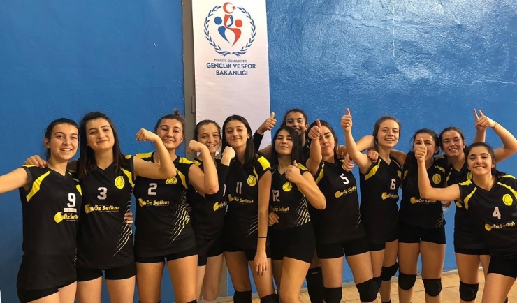 Voleybol Gençlerin Şampiyonu Çankırı Lisesi