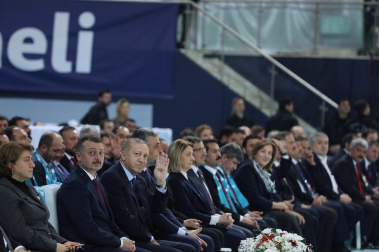 Cumhurbaşkanı Erdoğan: "Talimat Veriyorum, Seçmen Kütüklerinde Yer Almayan Üyelerin Adreslerini Bulup Kayıtlarını Yaptıracaksınız"