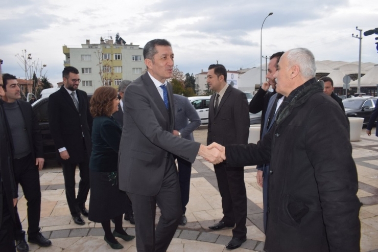 Milli Eğitim Bakanı Ziya Selçuk Uşak’ta