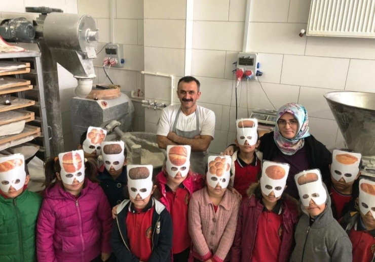 Öğrenciler Ekmek Yapmayı Öğrendi