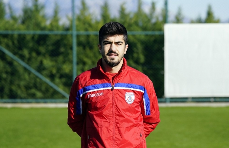 Serdar Deliktaş: “Yerli Oyunculara Değer Verilmiyor”