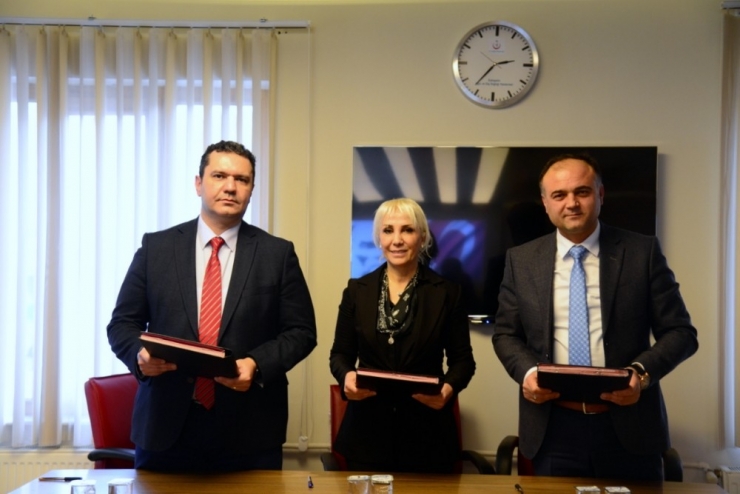 Görme Engelli Çocuklar İçin Bir Araya Geldiler