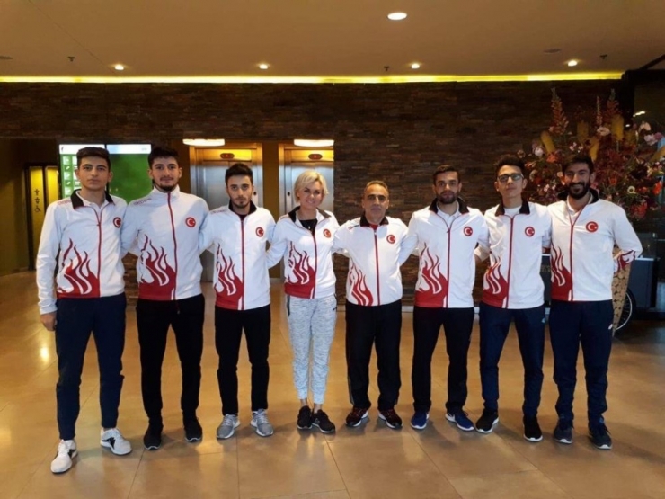 Kısa Mesafe Sürat Pateni Yarışlarında Milli Takım Sporcuları Bir Üst Tura Çıktı