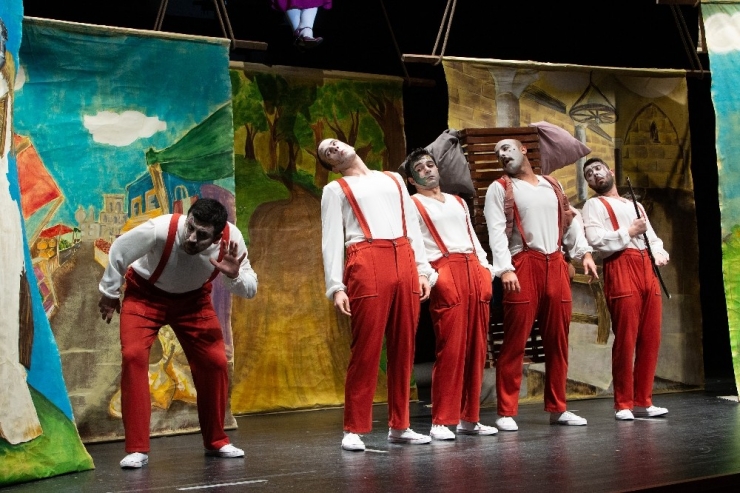 Tiyatro Şöleni Ocak’ta Da Sürüyor