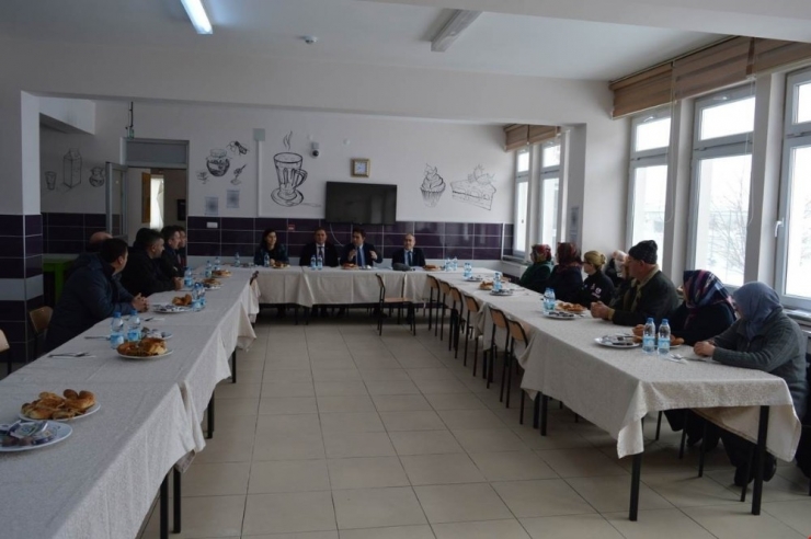 Kaymakam Kaya, Veli Buluşmalarına Devam Ediyor