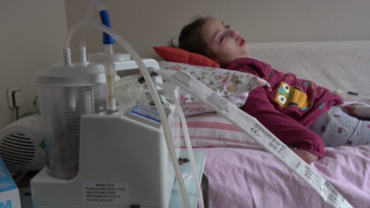 Zeytin Çekirdeği Küçük Kızı Felç Etti