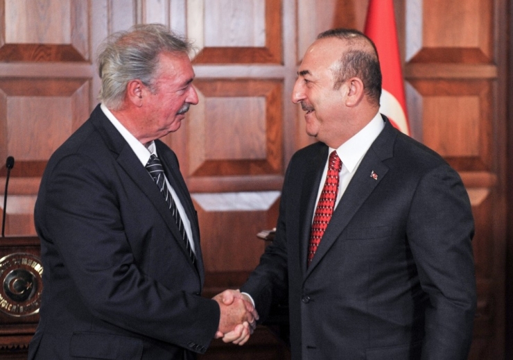 Bakan Çavuşoğlu’ndan Abd Başkanı Trump’a: “Stratejik Ortaklar Twitter Gibi Sosyal Medya Üzerinden Konuşmaz”