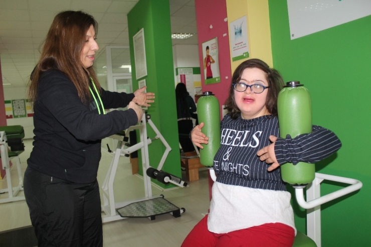 Down Sendromlu Aslı’nın Sporla Hayatı Değişti