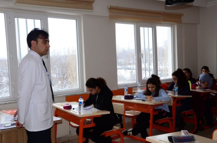 Bursluluk Sınavına Yoğun İlgi