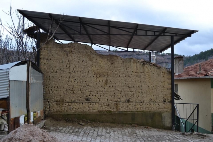 Şaphane’de ’Tüfekçi Ethem’in Hatırasına Saygı