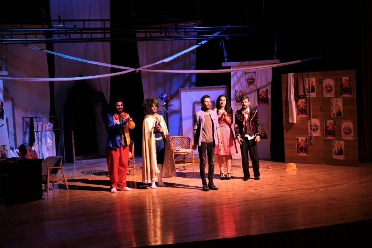 Tokat’ta Şehir Tiyatrosuna Yoğun İlgi