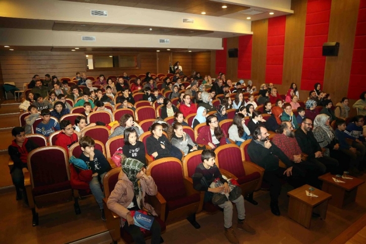 Ressam İlhami Atalay: “Sanatsızlık, Cahillikle İkiz Kardeştir”