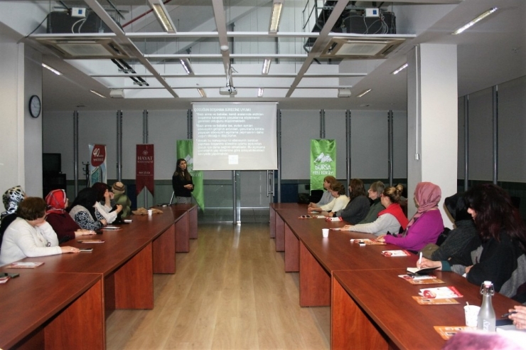 Boşanan Çiftler Çocuklarına Eski Eşlerini Kötülememeli