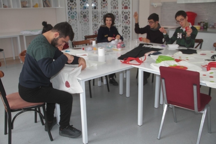 Özel Öğrenciler, Meslek Öğrenip Hayata Atılıyor