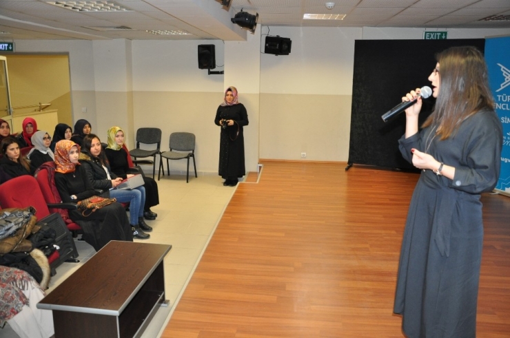 Simav’da Konferansı