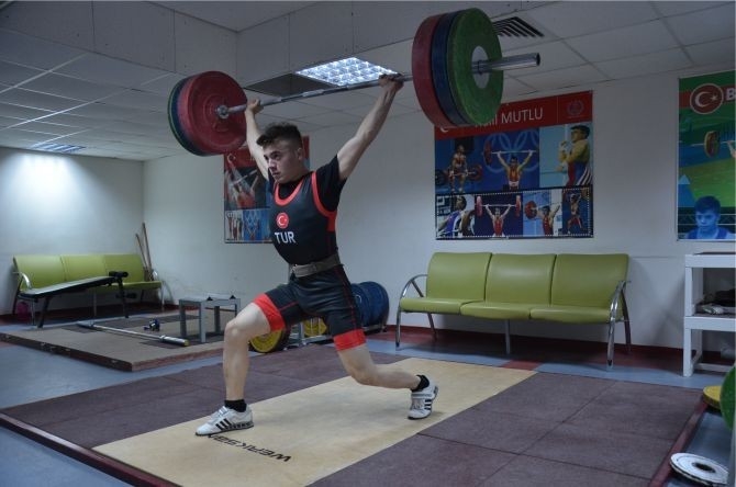 Bilecikli Milli Sporcu Aski’ye Transfer Oldu