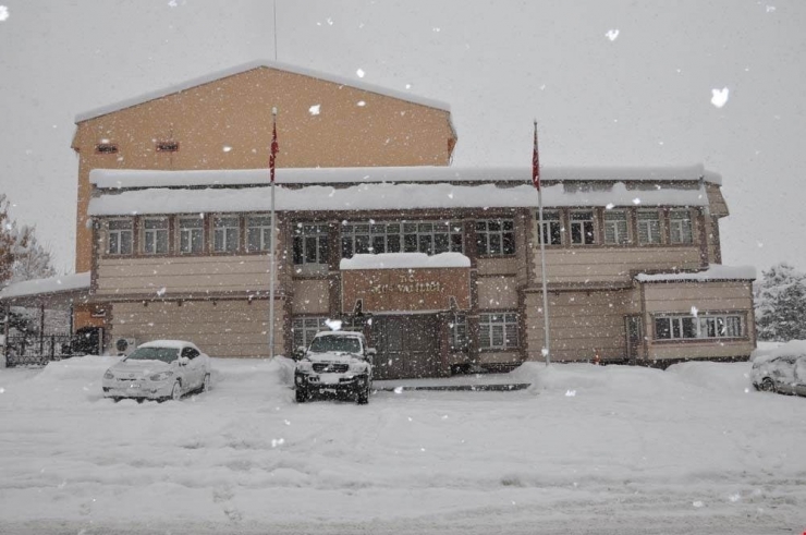 Muş’ta Eğitime Kar Tatili