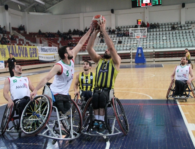 Fenerbahçe’nin Yalova’da Yüzü Güldü