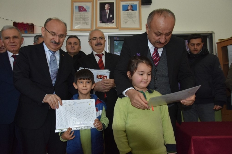 Kastamonu’da Öğrenciler Karnelerini Aldı