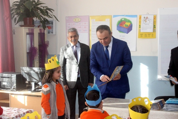 50 Bin Türk Ve Suriyeli Çocuk Karne Aldı