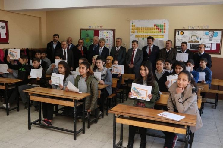 Manisa’da 248 Bin Öğrenci Karne Aldı