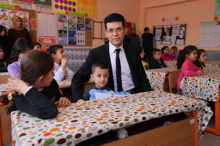 Varto’da Karne Dağıtımı