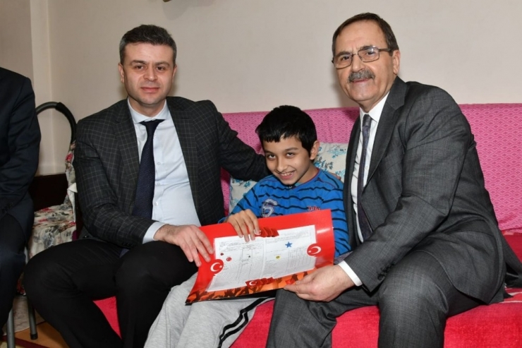 Karnelerini Evlerinde Başkan Şahin’den Aldılar