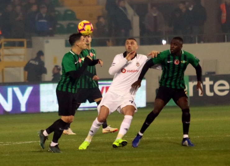 Spor Toto Süper Lig: Akhisarspor: 0 - Beşiktaş: 0 (Maç Devam Ediyor)