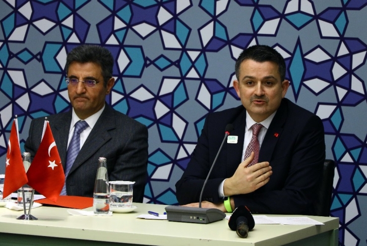 Bakan Pakdemirli, Almanya’da Türk İşadamları İle Bir Araya Geldi