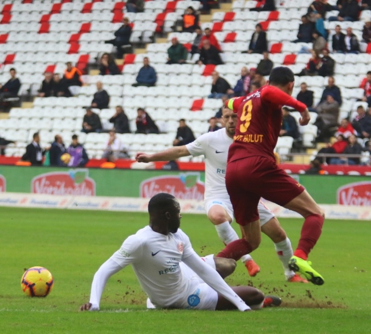 Spor Toto Süper Lig: Antalyaspor: 0 - İstikbal Mobilya Kayserispor: 0 (İlk Yarı)