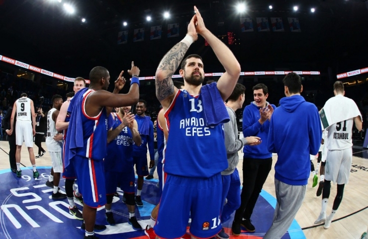 Euroleague’deki Türk Derbisi Anadolu Efes’in