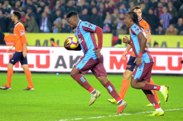 Spor Toto Süper Lig: Trabzonspor: 2 - Medipol Başakşehir: 4 (Maç Sonucu)