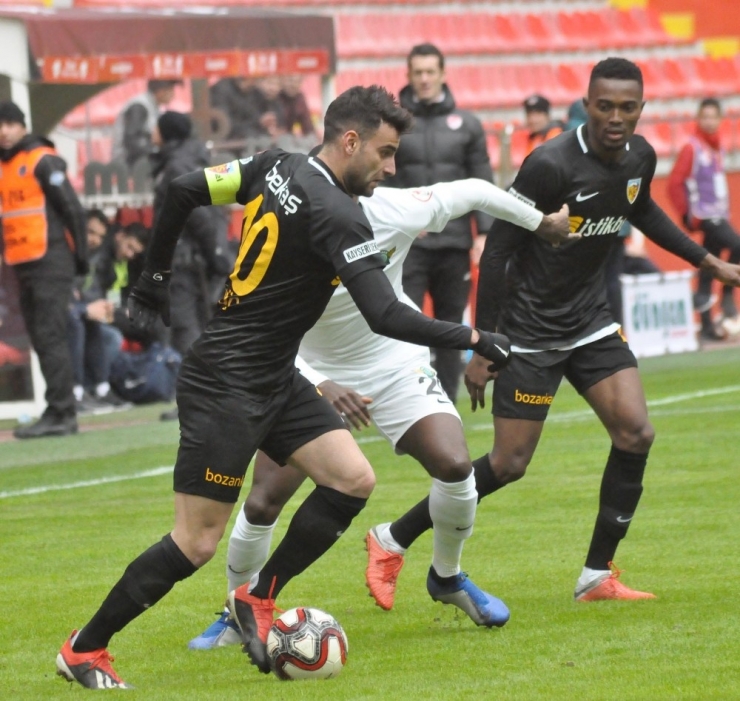 Kayserispor, Akhisar İle Oynayacağı Rövanş İçin Bugün Manisa’ya Gidecek