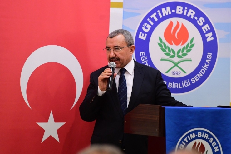 Ak Parti Ataşehir Belediye Başkan Adayı İsmail Erdem, “Bugüne Kadar Okullarımızdan Gelen Hiçbir Talebi Geri Çevirmedik”