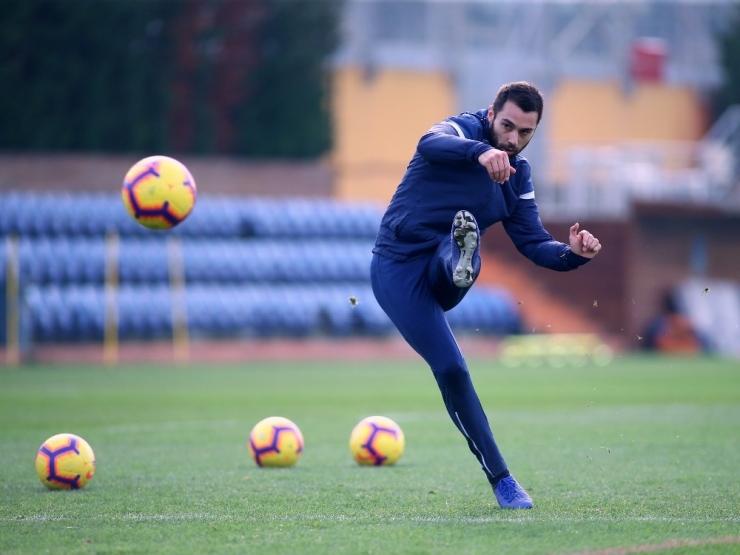 Demba Ba, Başakşehir’de İlk Antrenmanına Çıktı