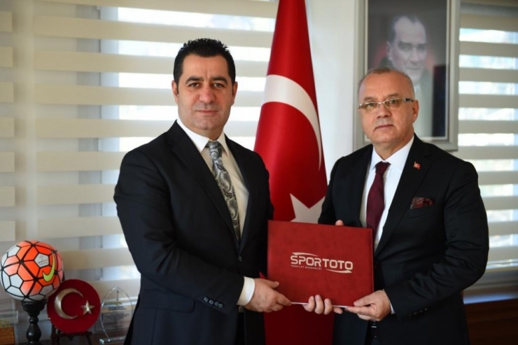 Spor Toto Teşkilatı, Salihli’ye Futbol Sahası Yapacak