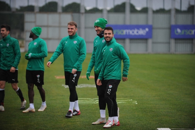 Kayseri Maçı Öncesi Bursasporlu Futbolcuların Moralleri Yerinde
