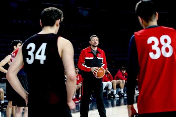 Tbf Başkanı Türkoğlu, Bgl Gelişim Kampı’nı Ziyaret Etti