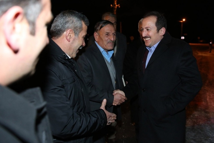 Vali Pehlivan Çiçekli Mahallesi’nde Vatandaşlarla Buluştu