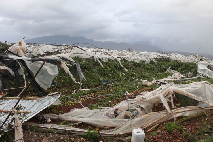 Antalya’da Hortum Yüzlerce Serayı Yıktı