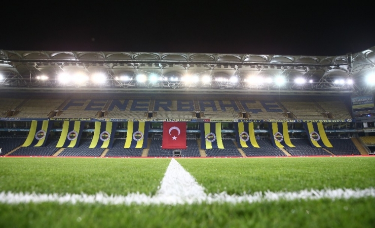 Fenerbahçe’de Ceza Nedeniyle Tribünler Boş Kaldı