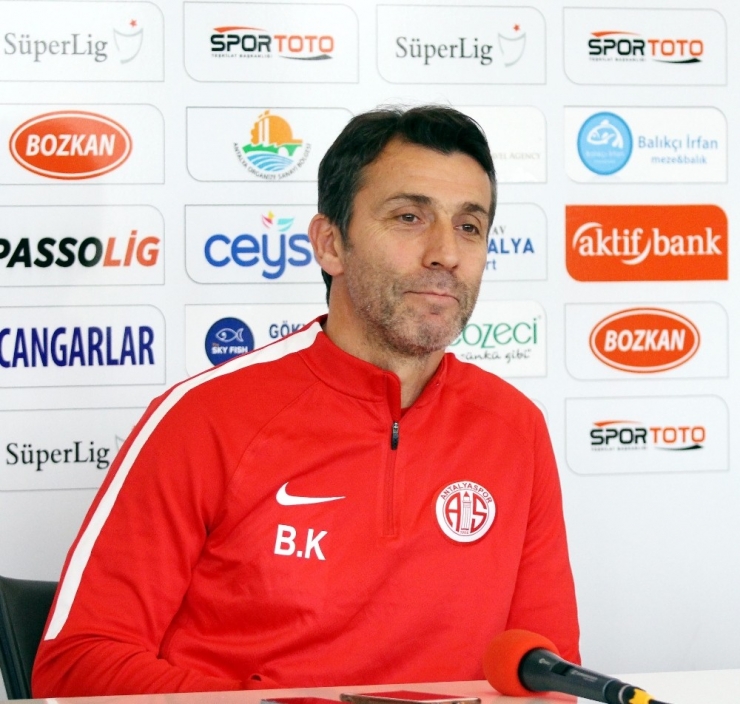 Bülent Korkmaz: “Kupalar İçin Sabır Bekliyorum”