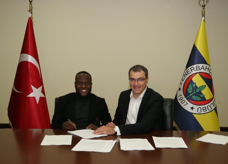 Victor Moses Resmen Fenerbahçe’de