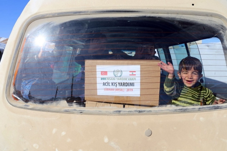 Türkiye’den Lübnan’daki Arsal Kampına Yardım